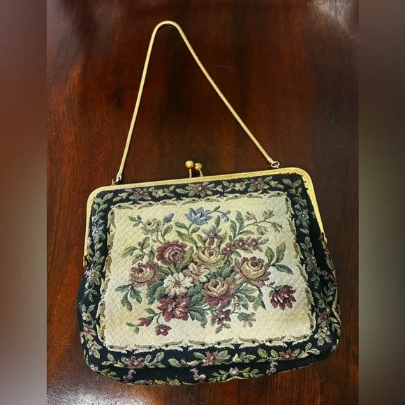 Vintage tapestry floral purse - Picture 2 of 3